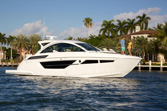 New Yacht Alert : The Cruisers Yachts 50 Cantius